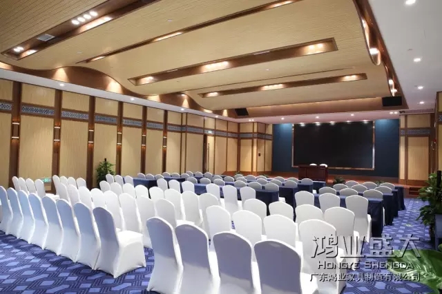 所有會(huì)議家具都經(jīng)過(guò)高溫高壓蒸煮、氣干、蒸汽窒干燥。