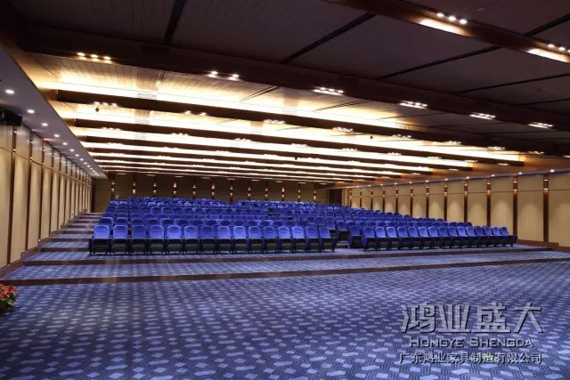 優(yōu)質(zhì)冷軋鋼模具液壓成型,表面靜電噴涂處理的站腳,優(yōu)質(zhì)高密度硬木多層板背板