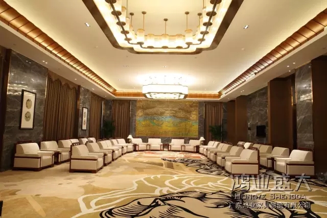 優(yōu)秀頂級(jí)質(zhì)感,質(zhì)地堅(jiān)實(shí),奢華檔次