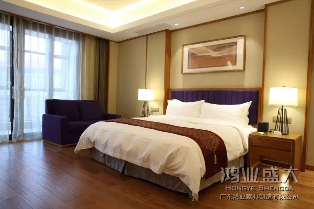 透過(guò)優(yōu)雅細(xì)膩的酒店家具布局,演繹入住貴賓的超凡品味.