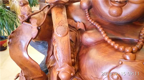 鴻業辦公家具展廳鎮店之寶彌勒佛手提如意