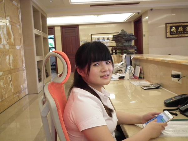 您看到了嗎？她們那一抹發自內心的微笑是她們在對工作的認同，