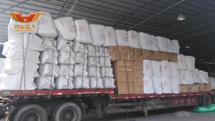 貨物轉滿兩輛大貨車