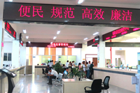 是否想過政府辦事大廳辦公桌是由哪個辦公家具廠給訂做的？