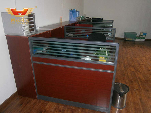 職工辦公室辦公家具配套 重慶三和實業(yè)有限公司辦公區(qū)配套方案